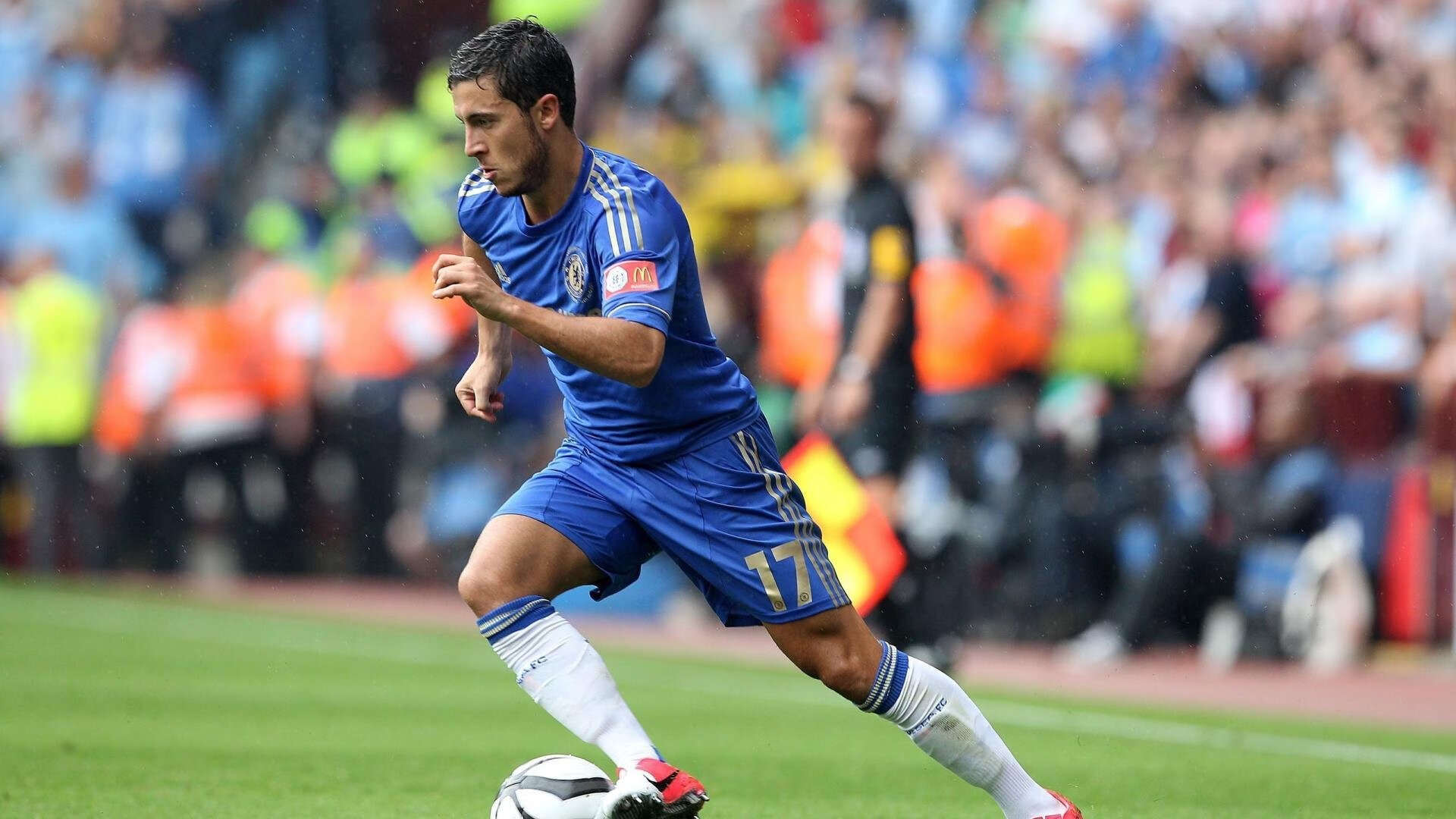 “武术对决:2025世界运动会高新体育中心武者斗志昂扬”