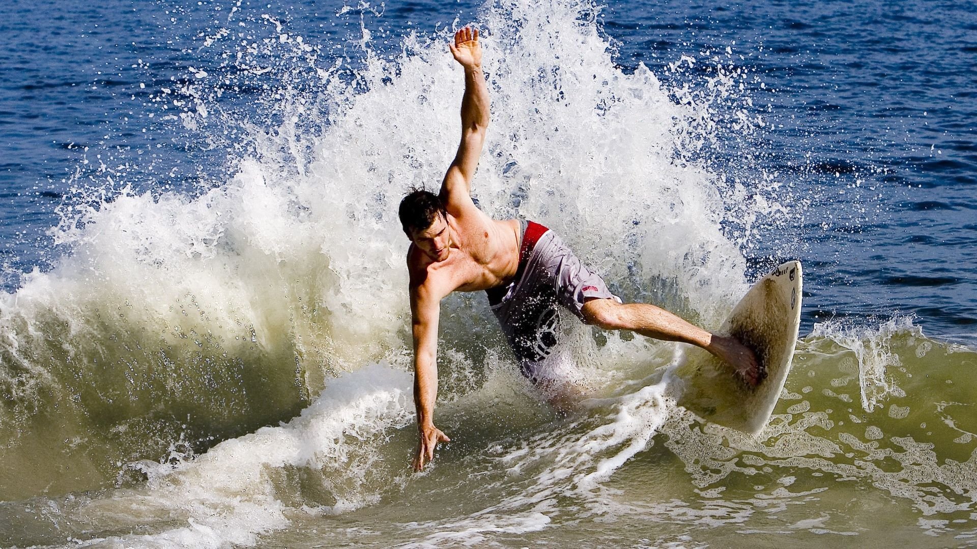 KAIYUNAPP-拜仁双中卫向前传递质量极高，拜仁 中卫